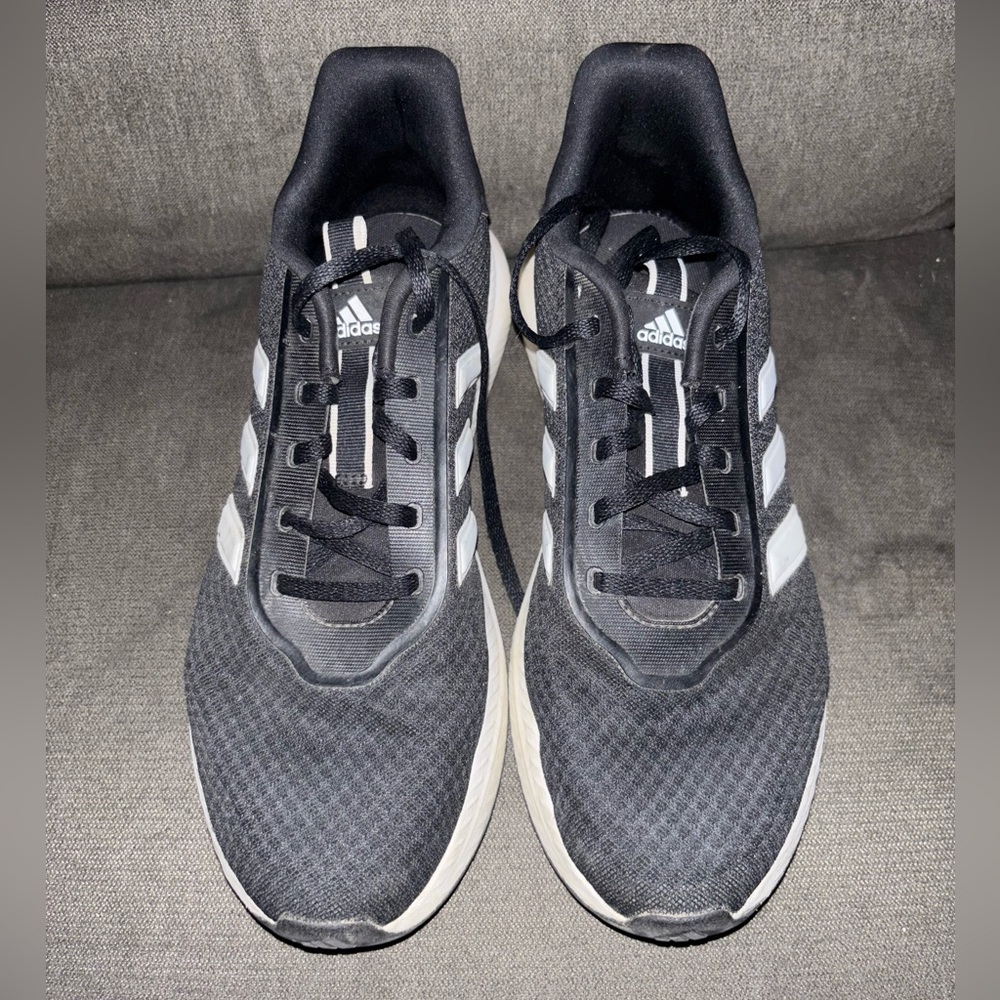 Adidas Men's Black and White Sneakers size 9.5